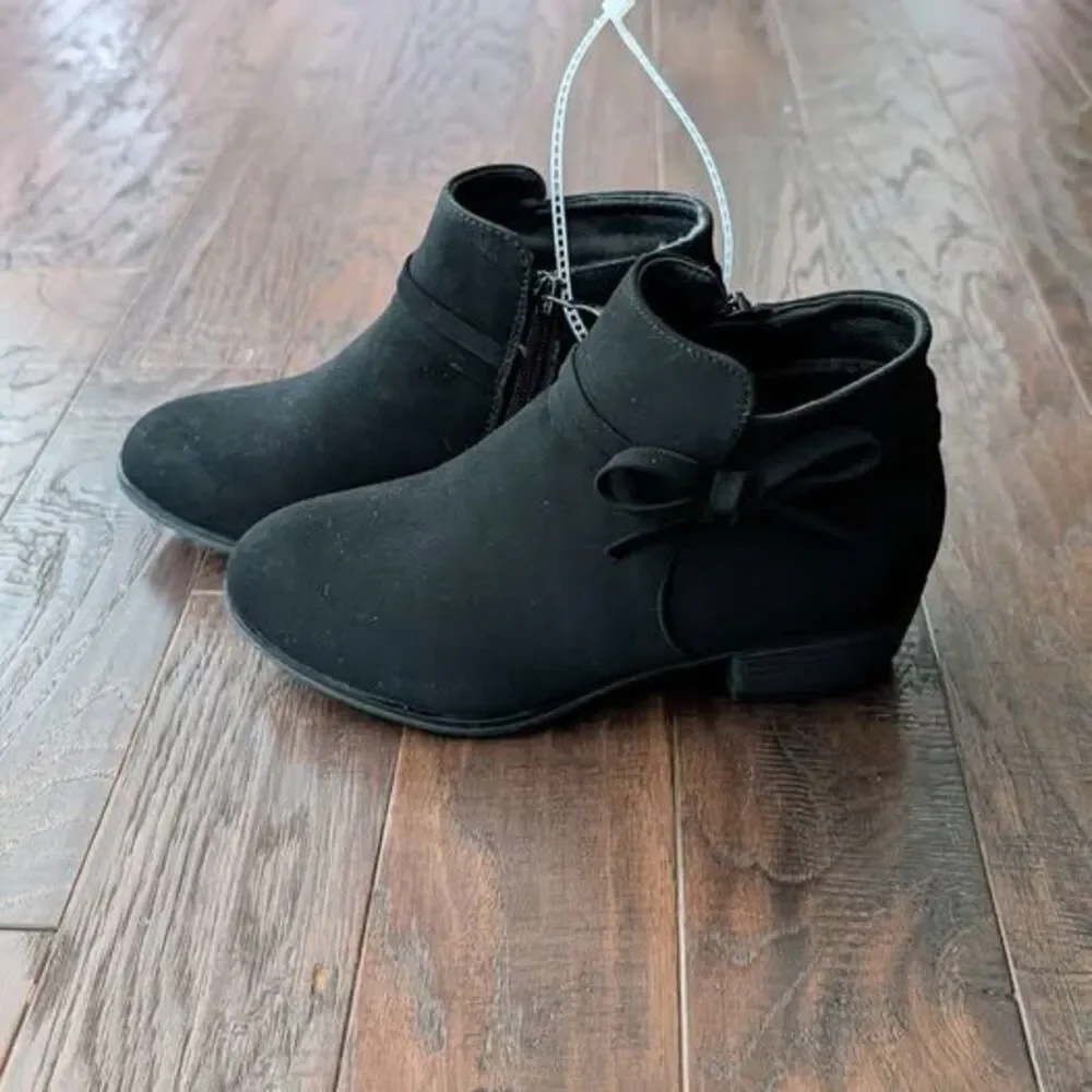 Link Girls Black Suede Ankle Booties Size 3